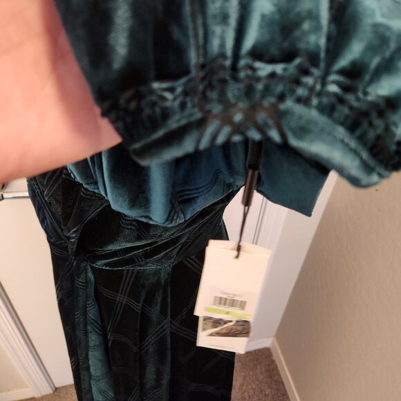 Calvin Klein Green Maxi Dress. NWT. Size 4 - Picture 7 of 15